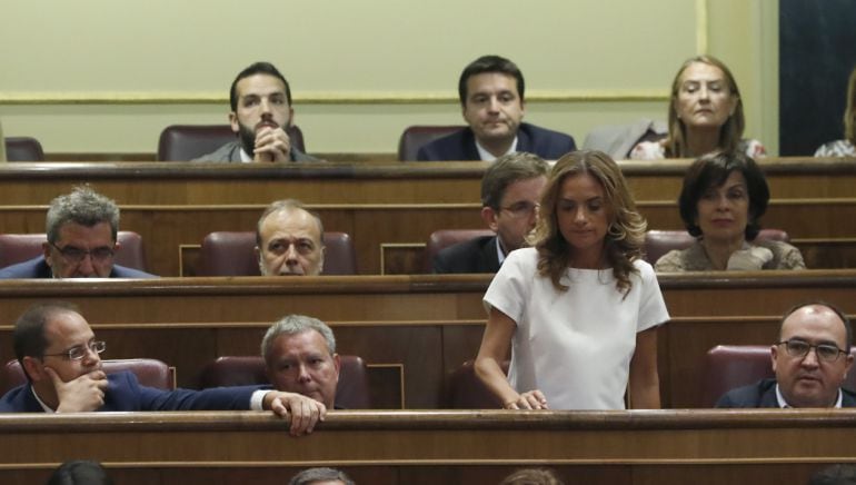 El diputada del PSOE Susana Sumelzo durante las votaciones del debate de investidura del líder del PP, Mariano Rajoy