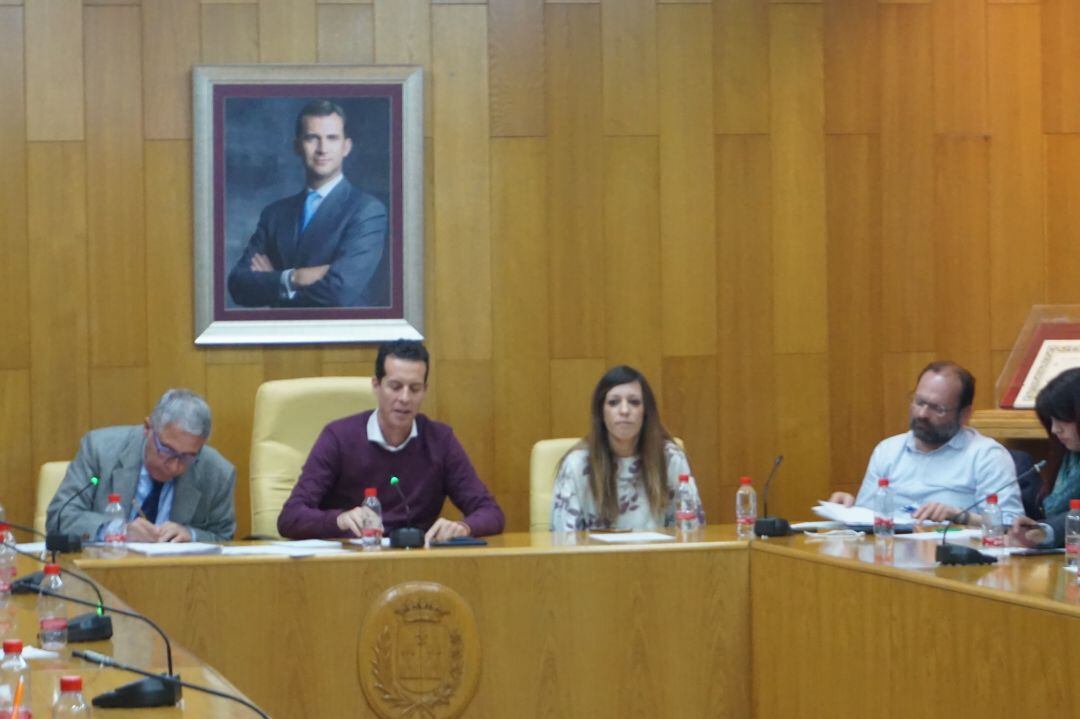 Momento de la sesión plenaria de Elda