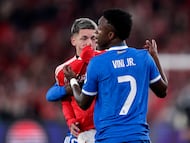 Prestianni y Vinicius, durante el Benfica-Real Madrid de la Champions