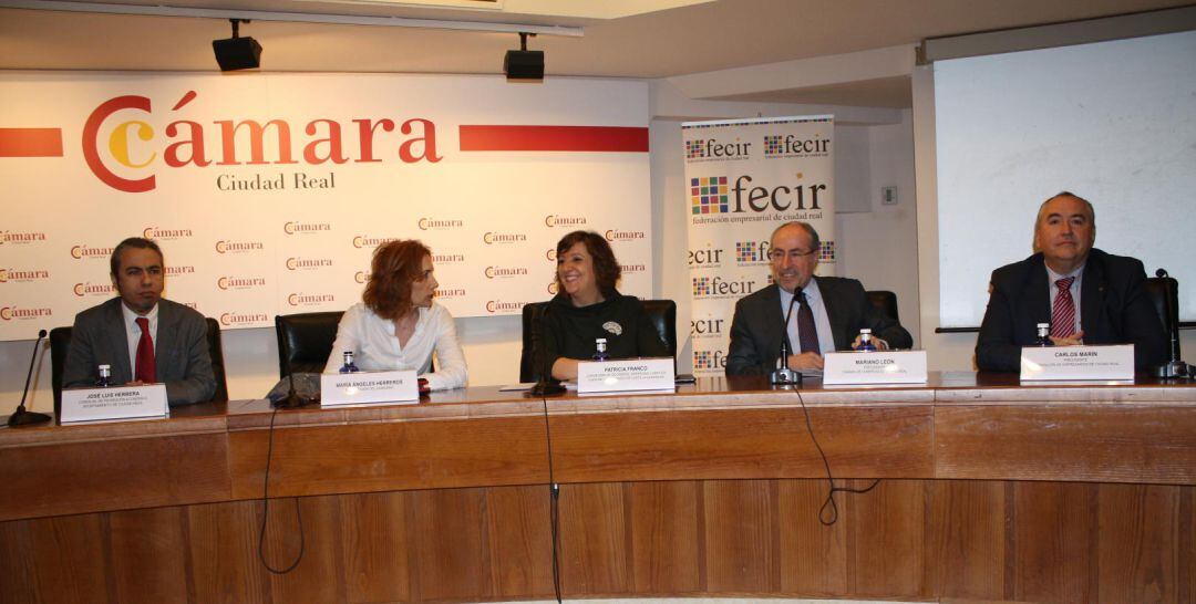 La Consejera ha inaugurado en Ciudad Real la jornada &quot;Industria 4.0&quot;