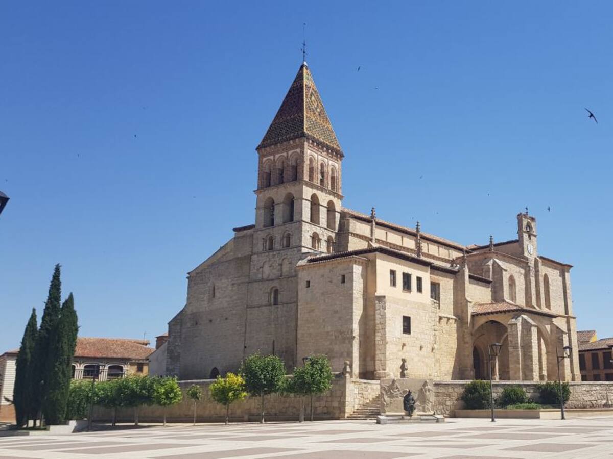 Finalizan las obras en la torre de la iglesia de Santa Eulalia de Paredes de Nava
