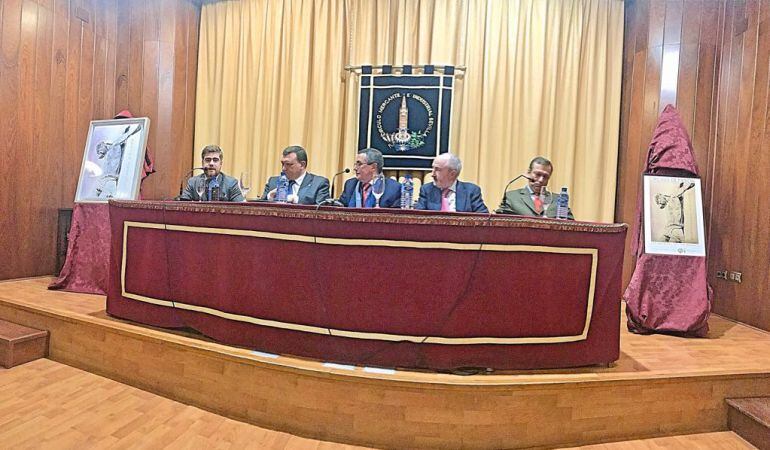 De izquierda a derecha, Carlos Peñuela, Felipe Guerra, Práxedes Sánchez, Juan José Morillas e Ignacio Cano