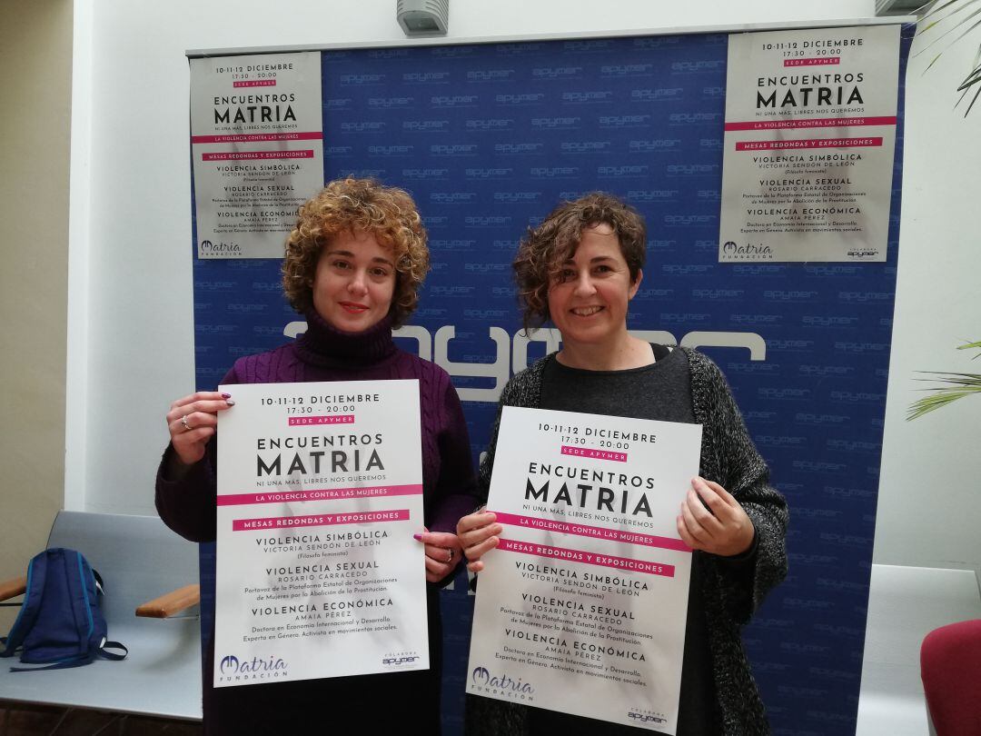 Ariadna Mateos, miembro de la Junta Directiva de Apymer, y Ani González, secretaria de la Fundación MATRIA en la sede de la asociación de empresarios rondeños.