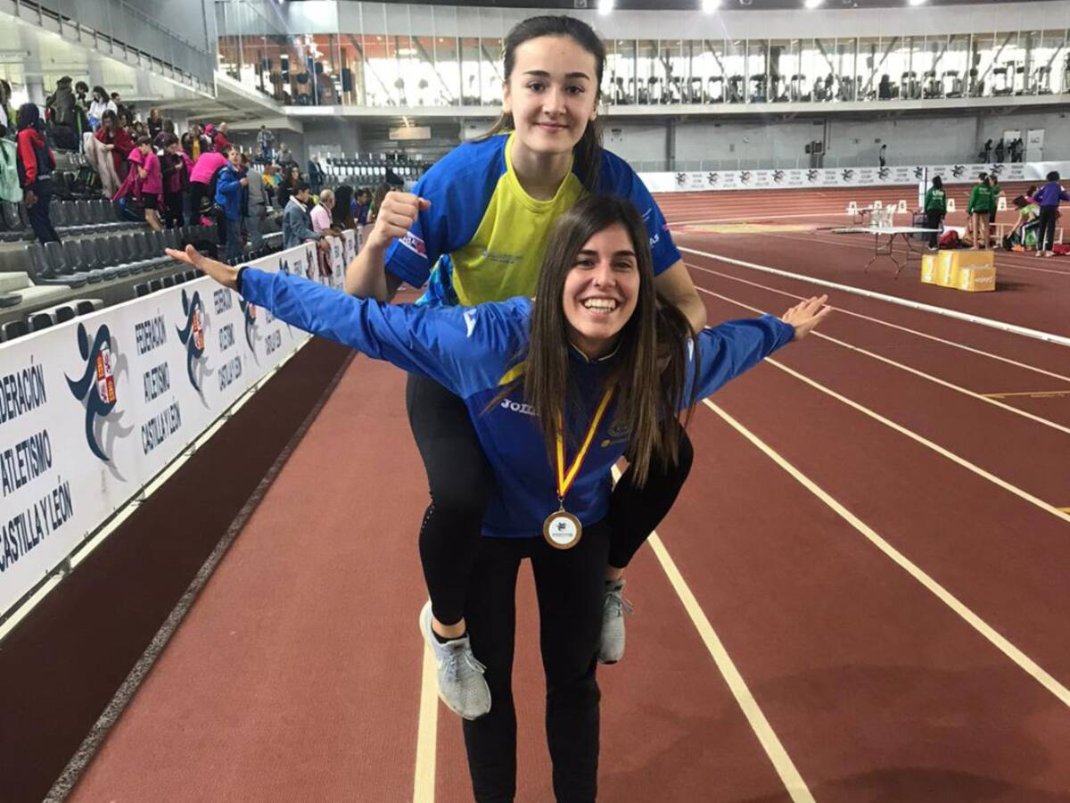 Mínimas nacionales para las atletas del Sporting Segovia Sofía Martín y Claudia Corral