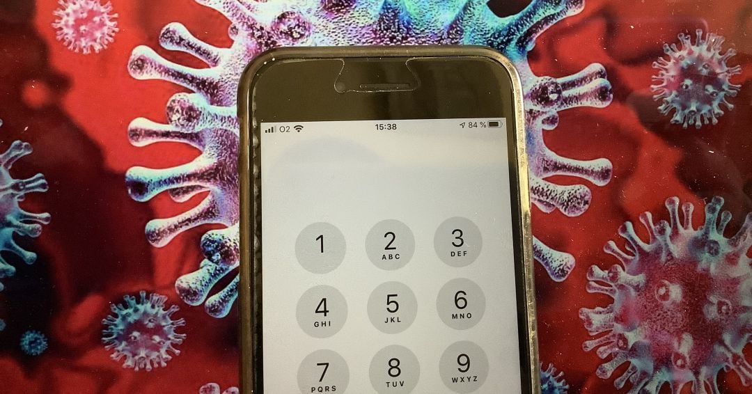 Sanitarios del Hospital de Valdepeñas acercan a los pacientes de COVID19 a sus familiares