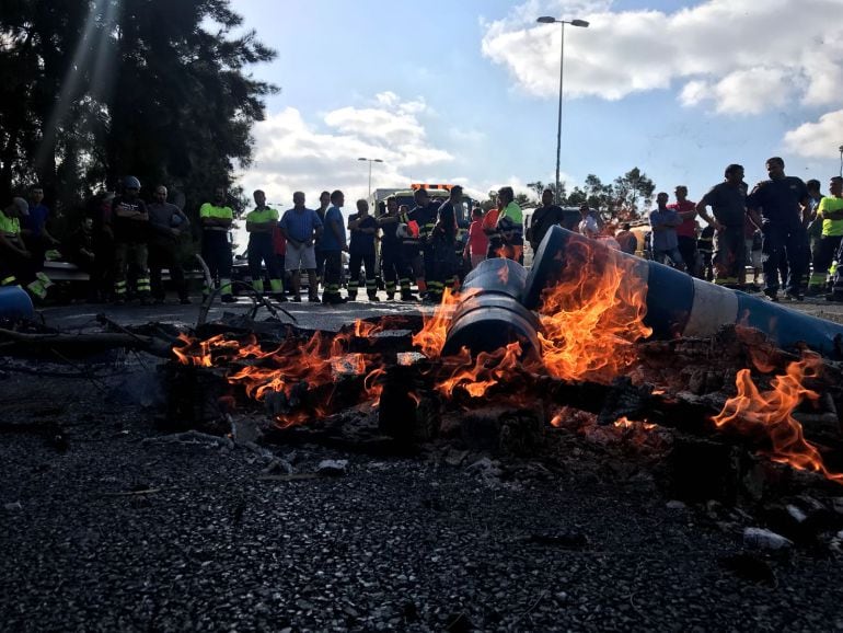 Corte de la carretera A48