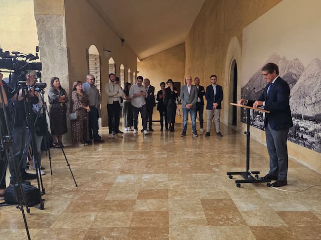 Juan de Dios Navarro durante su intervención durante la presentación de la muestra