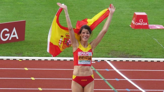 Ruth Beitia celebrando su título de campeona de Europa