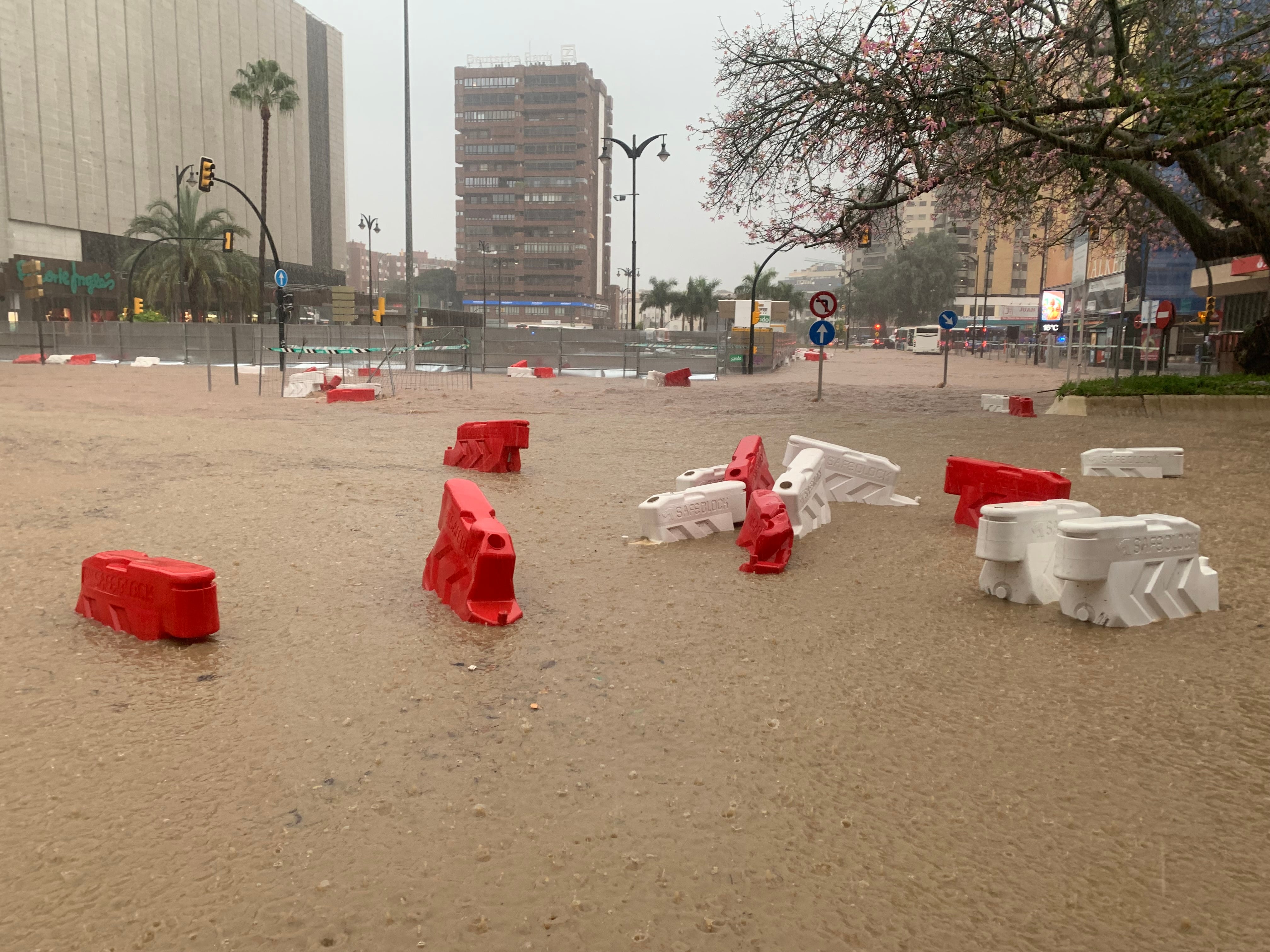 Más de 450 incidencias por las lluvias en la provincia de Málaga, la mayoría en la capital