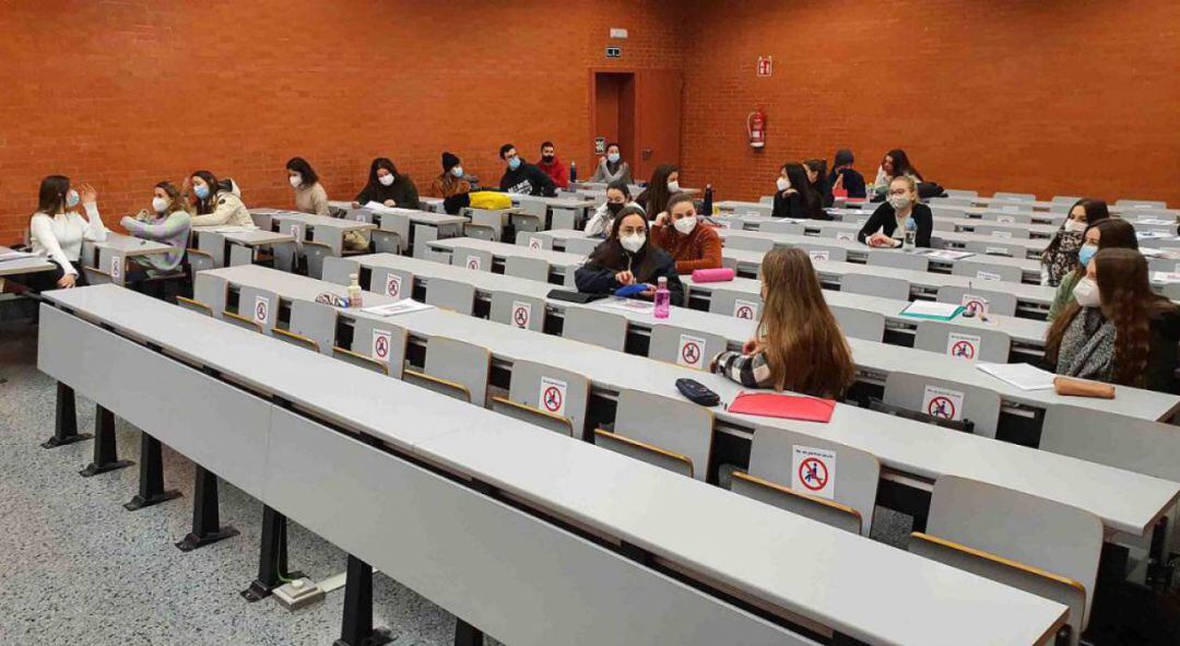 Una de las aulas de la Universitat de València durante un examen