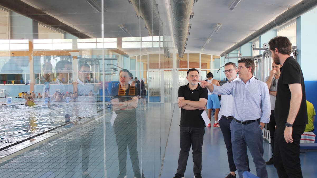Entrevista a Óscar Borrell. Adjudicació del projecte de reforma de la piscina coberta d'Ontinyent