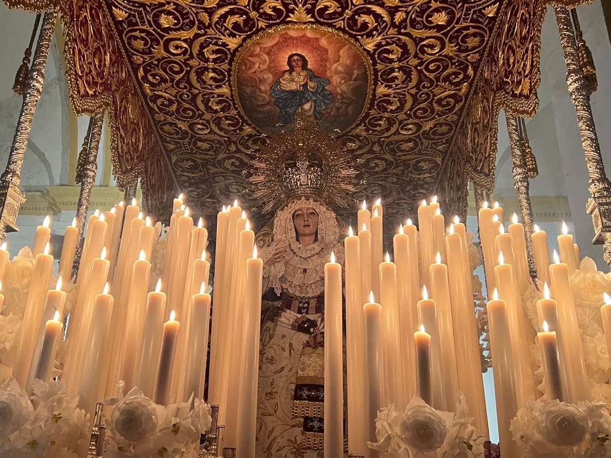 Algeciras vive un Jueves Santo solemne con Nazareno y Tres Caídas.