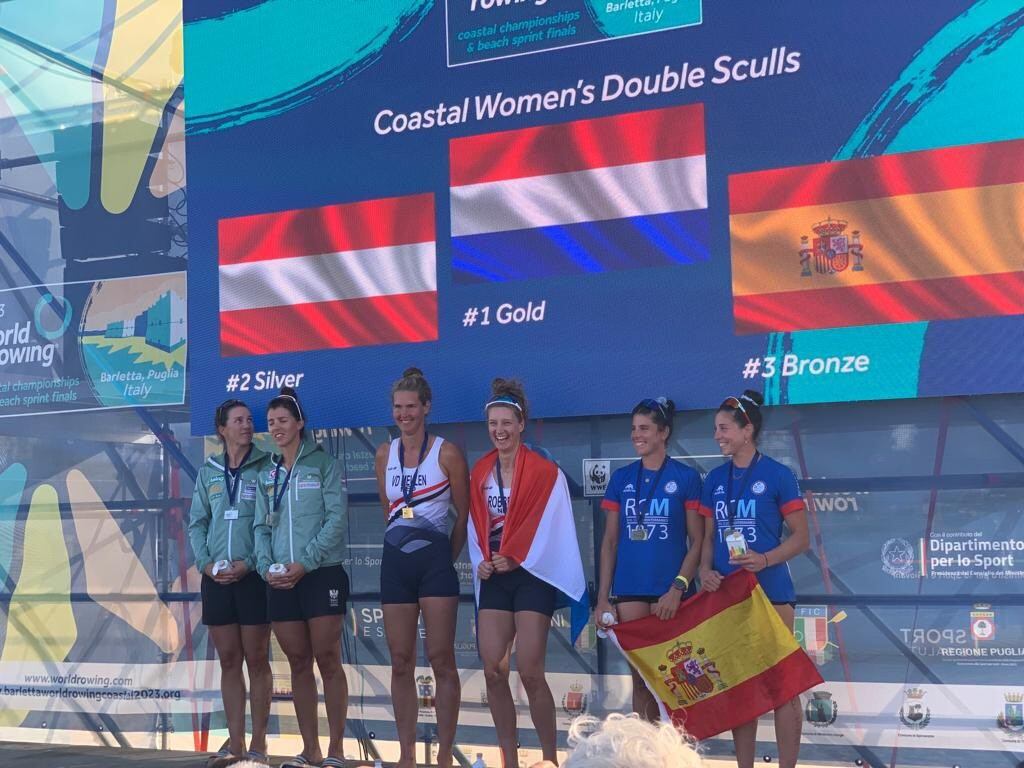 Las deportistas del Real Club Mediterráneo de Málaga medallistas en el Campeonato del Mundo de remo