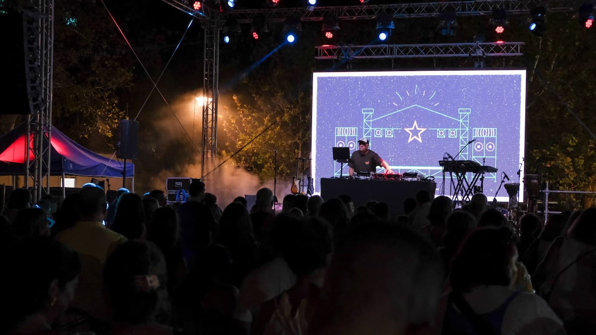 Entrevista con el cantante Diego Martín y Joaquín Guillén, coordinador de emisoras musicales