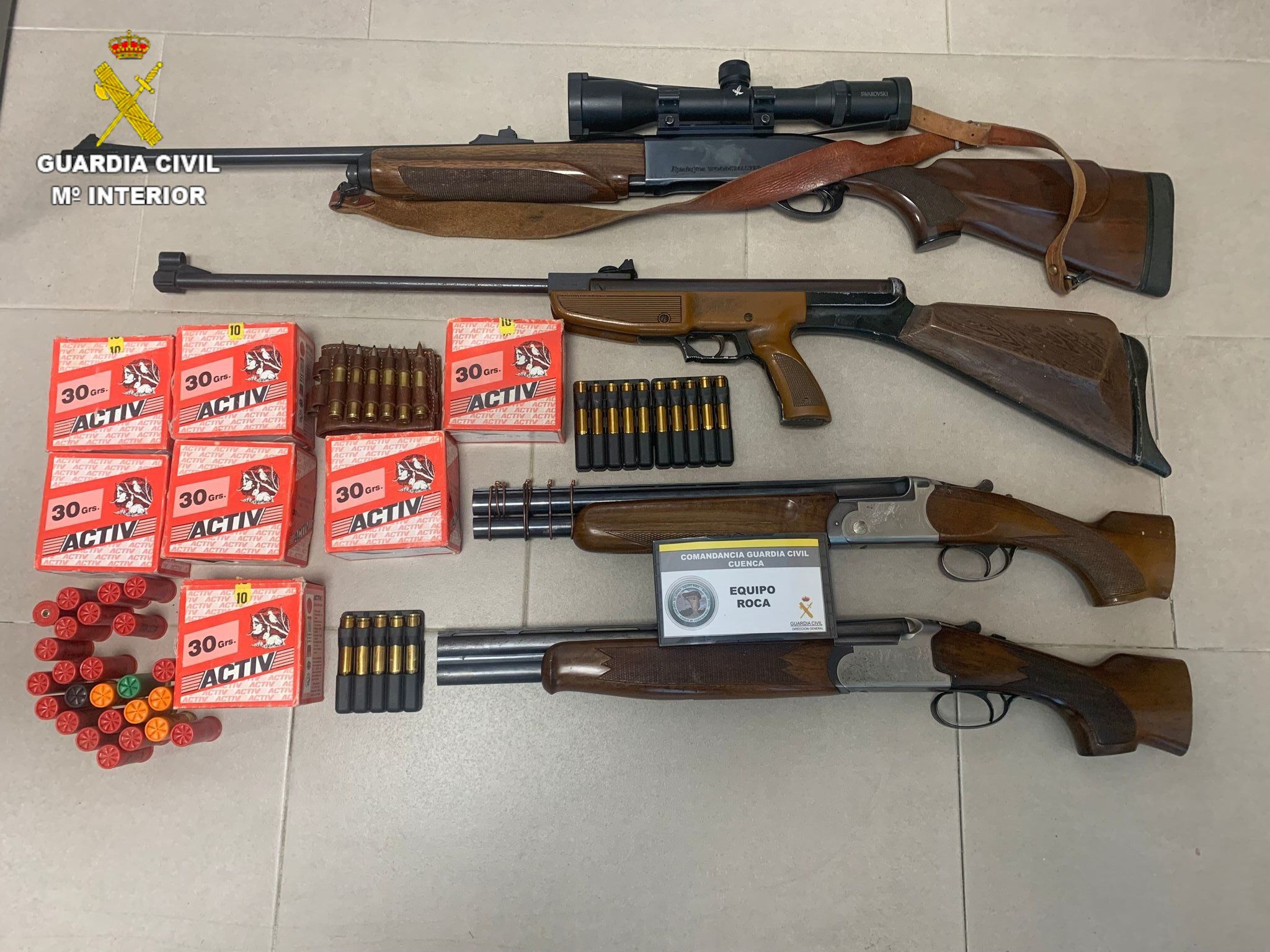 La Guardia Civil de Cuenca ha detenido como presunto autor de los delitos de robo con fuerza en las cosas, daños y tenencia ilícita de armas a un hombre de 46 años de edad, vecino de la localidad de Abia de la Obispalía (Cuenca).mas de fuego,