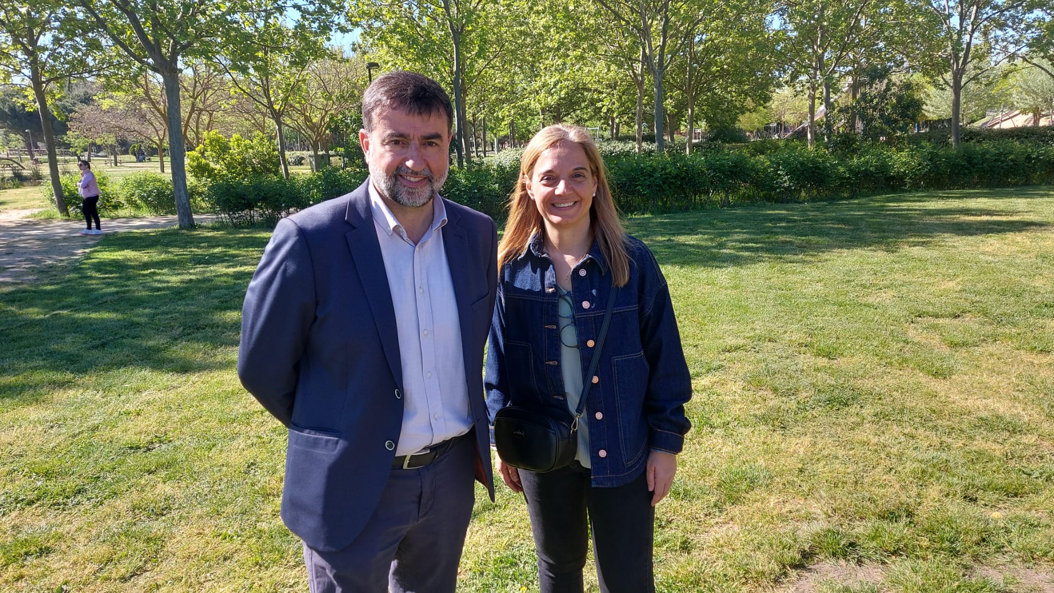 La alcaldesa de Getafe y el edil de Cultura en el parque Andalucía