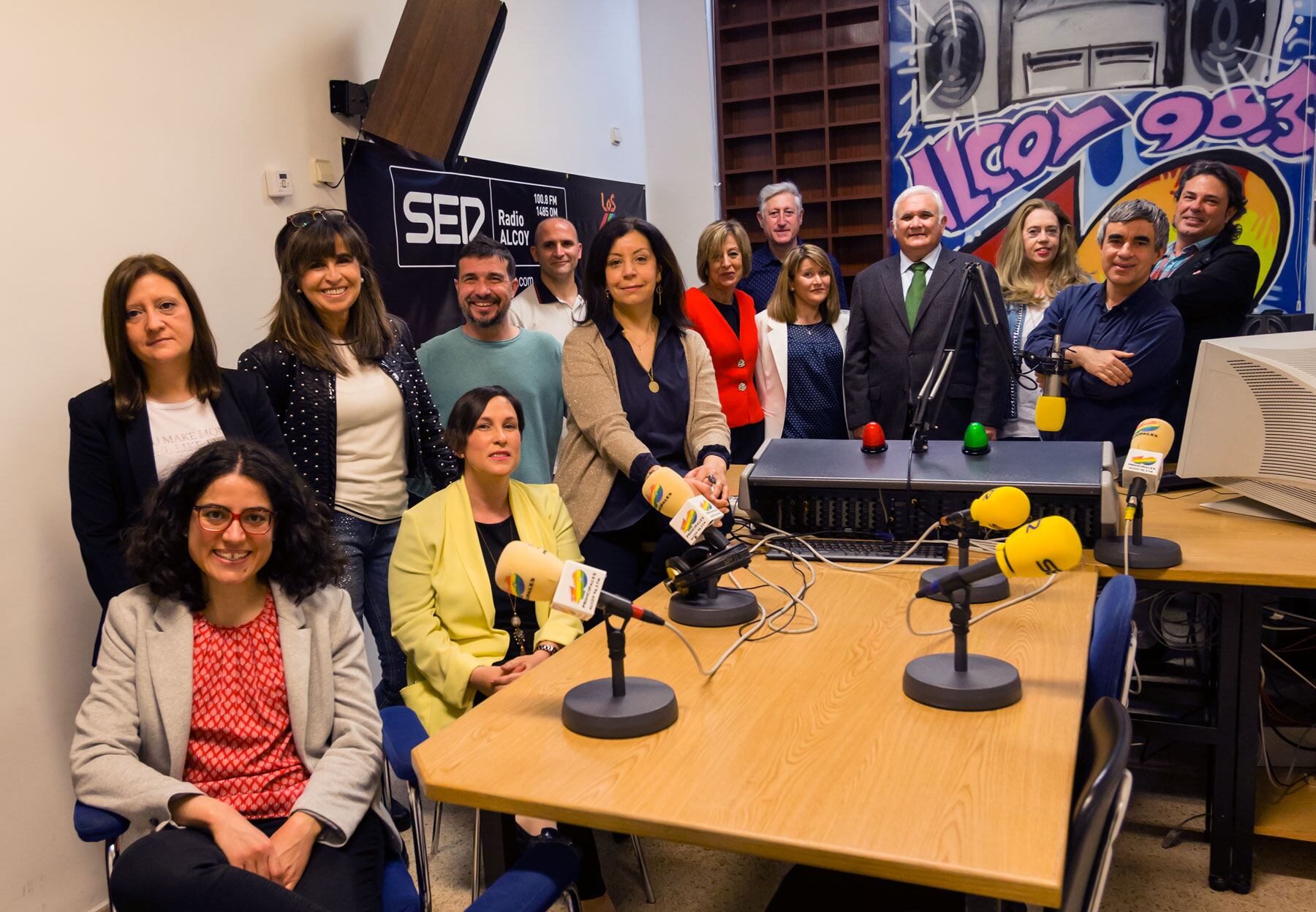 Foto de grupo de trabajadores de Radio Alcoy realizada en 2021