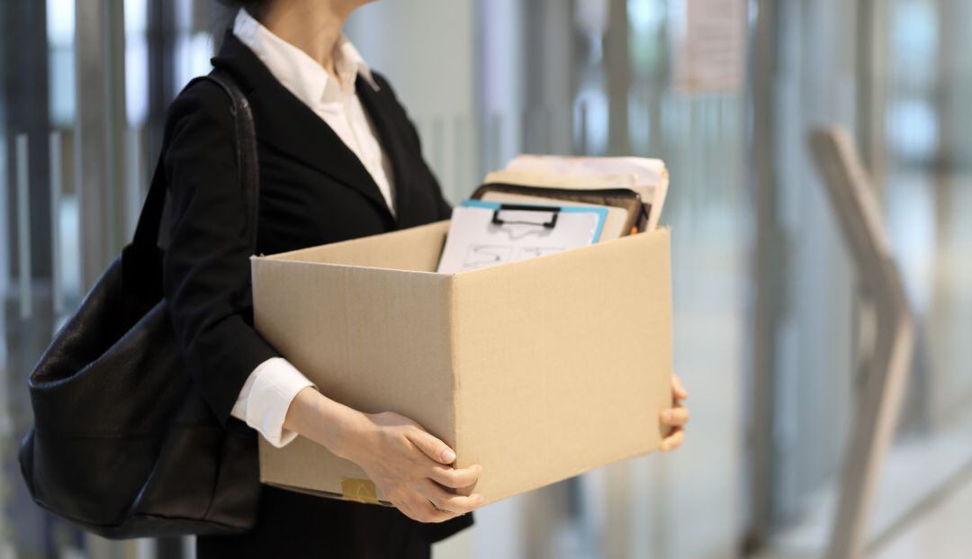 El paro bajó en agricultura y en la construcción y subió de forma moderada en la industria