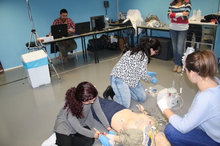 Clase del Máster de Enfermería en el CEU