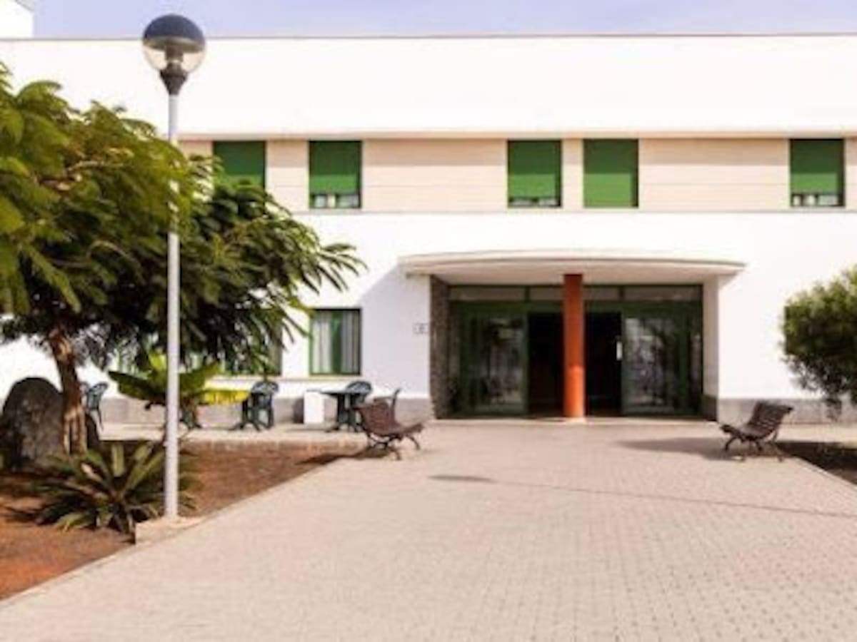 La residencia de Tías denuncia la grabación de vídeos e imágenes denigrantes de residentes