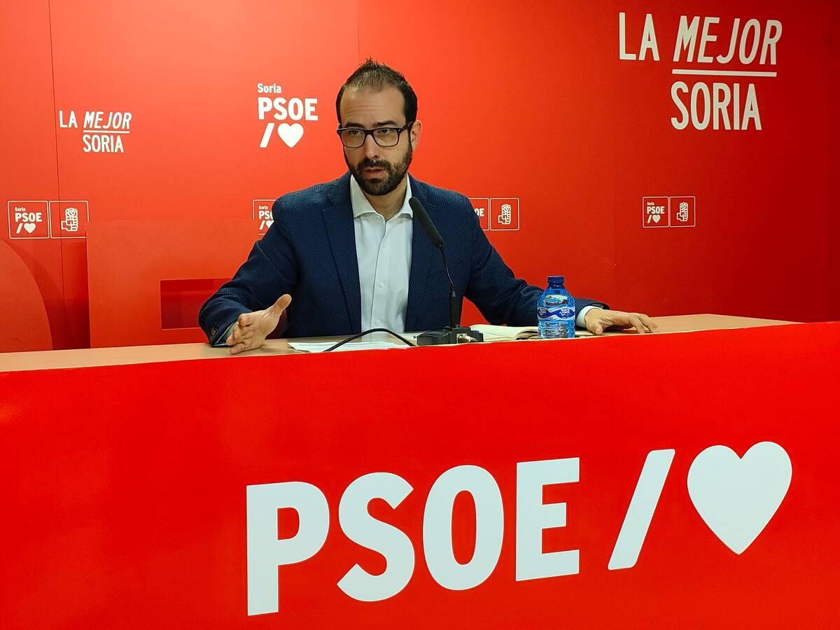 El procurador del PSOE acusado de violencia machista dimite de todos sus cargos