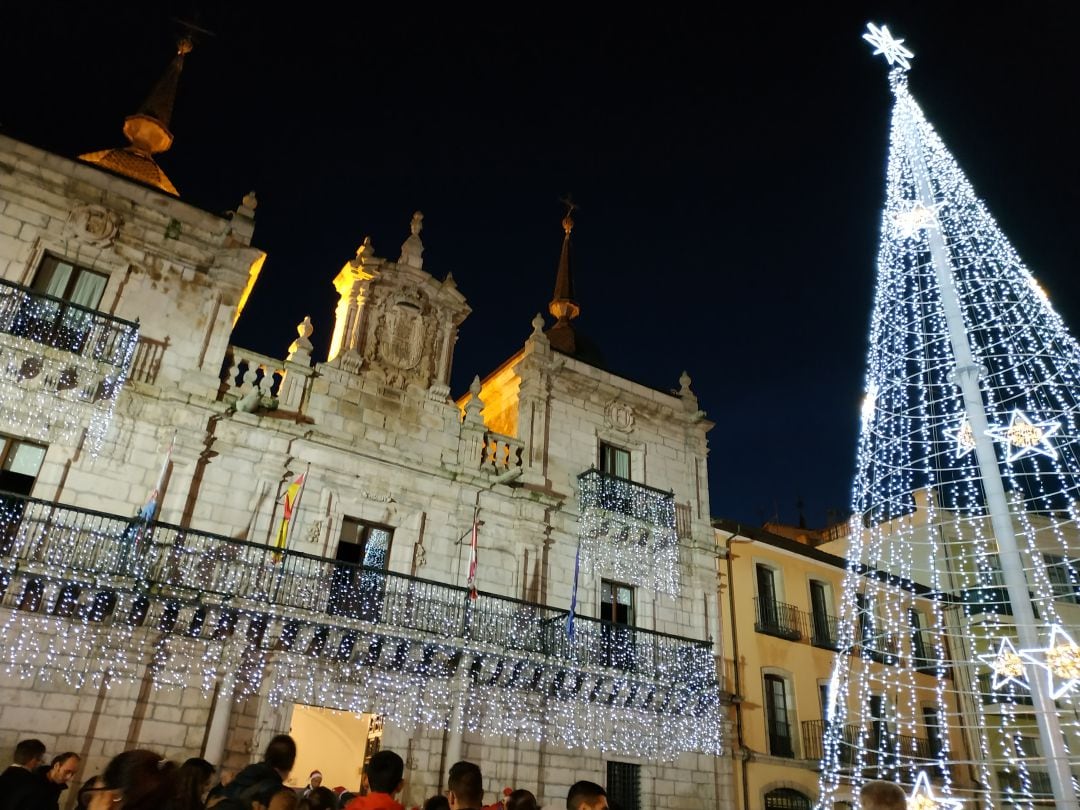 Iluminación de la plaza del Ayuntamiento en 2022