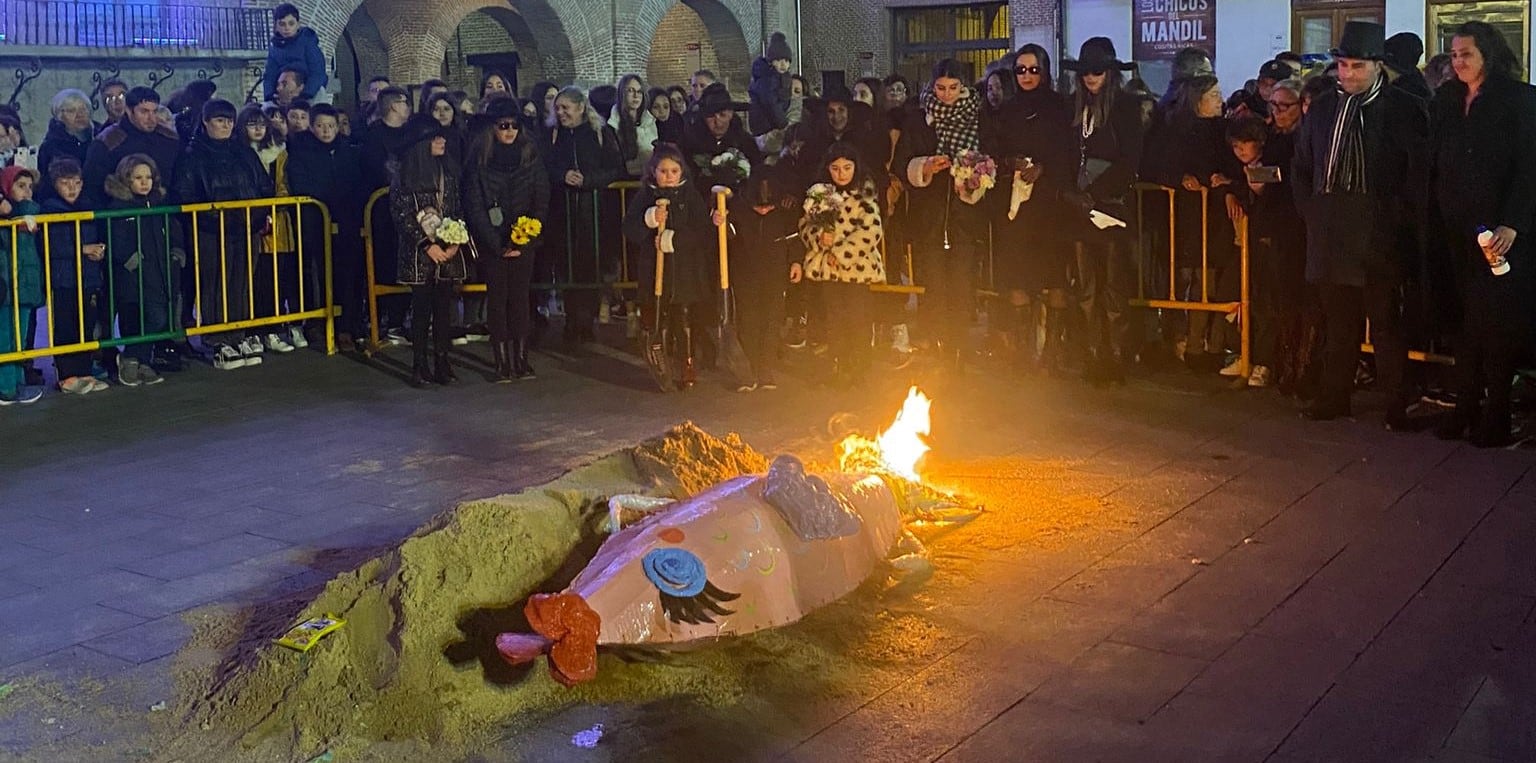 Momento del Entierro de la Sardina celebrado en Medina del Campo el pasado sábado