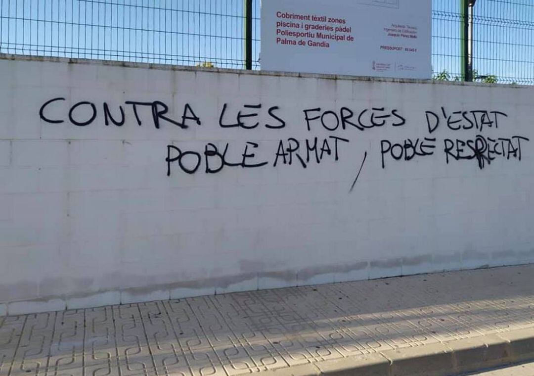 Pintadas en la localidad de Palma de Gandia 