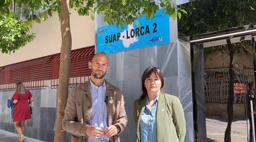 José Ángel Ponce, concejal socialista y Marisol Sánchez Jódar, diputada socialista