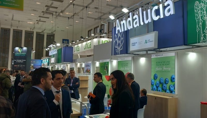 La Junta entrega ayudas por 150 millones a 3.200 agricultores para modernizar sus explotaciones.