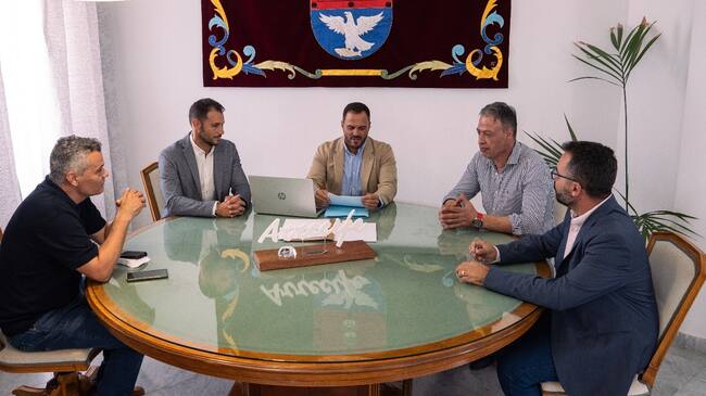 Reunión del Ayuntamiento de Arrecife con el director general de Vivienda del Gobierno de Canarias.