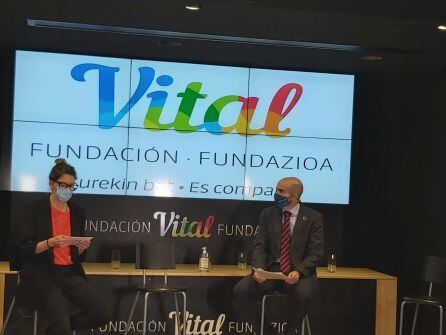 Naiara López de Munain (SER Vitoria) y Axier Urresti, de Fundaciones Fital