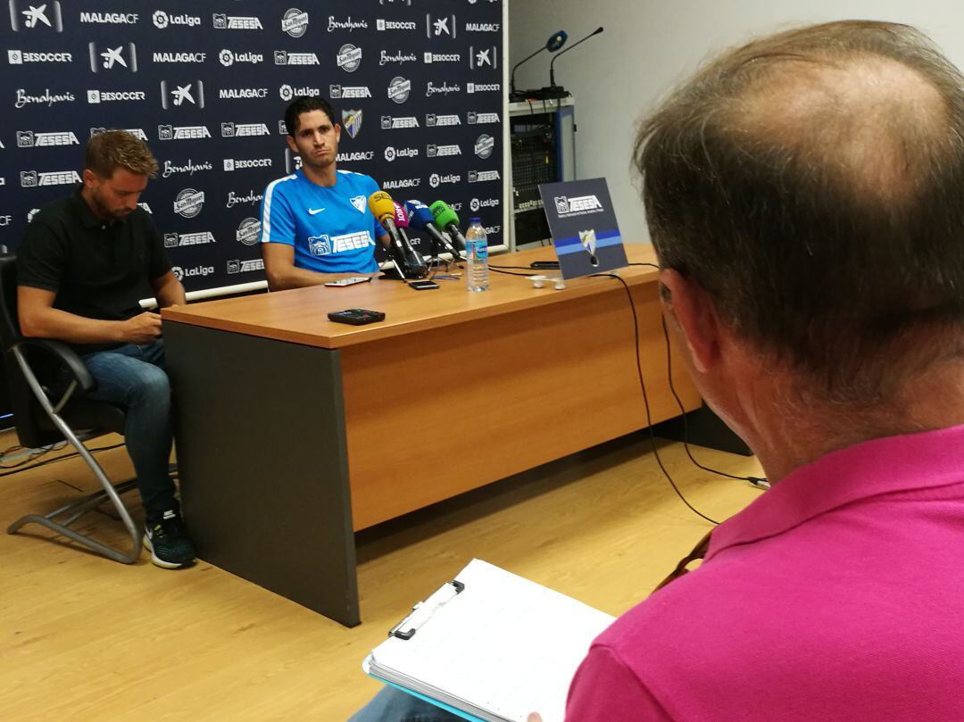 Gustavo Blanco, en la sala de prensa del estadio de atletismo