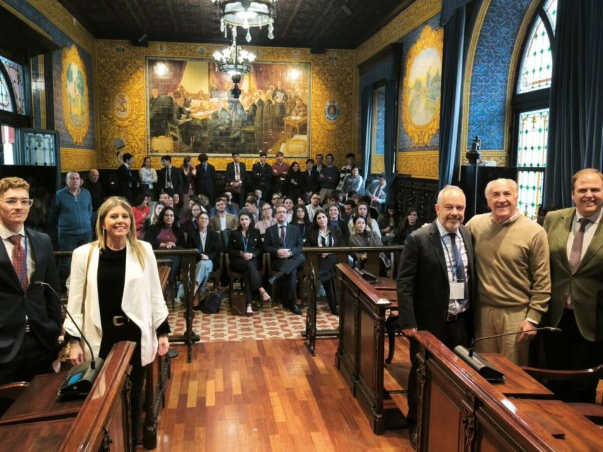 El Campus Bahía de Algeciras impulsa el pensamiento crítico con el I Torneo Nacional de Debate Universitario
