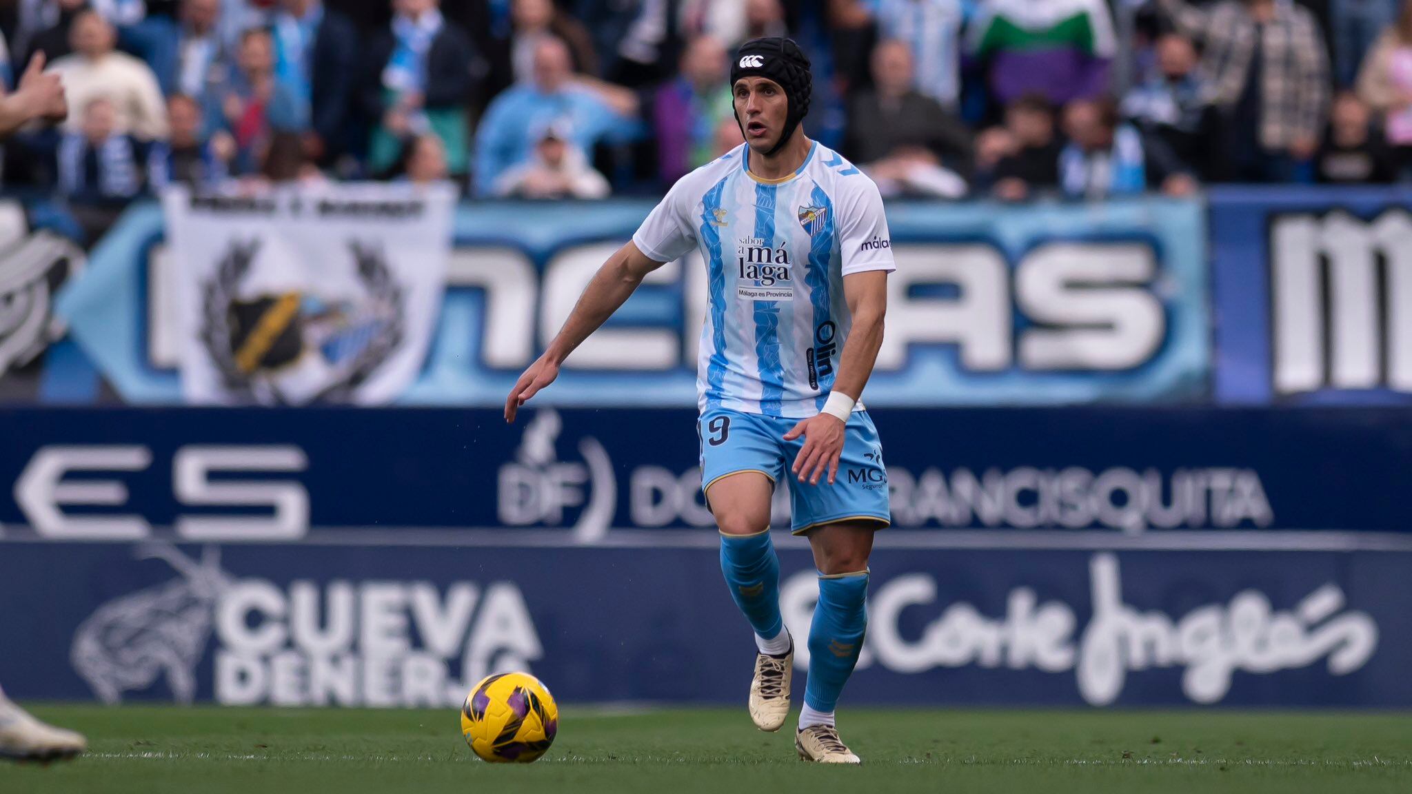 El centrocampista del Málaga Luismi Sánchez, en un partido disputado en el estadio de La Rosaleda