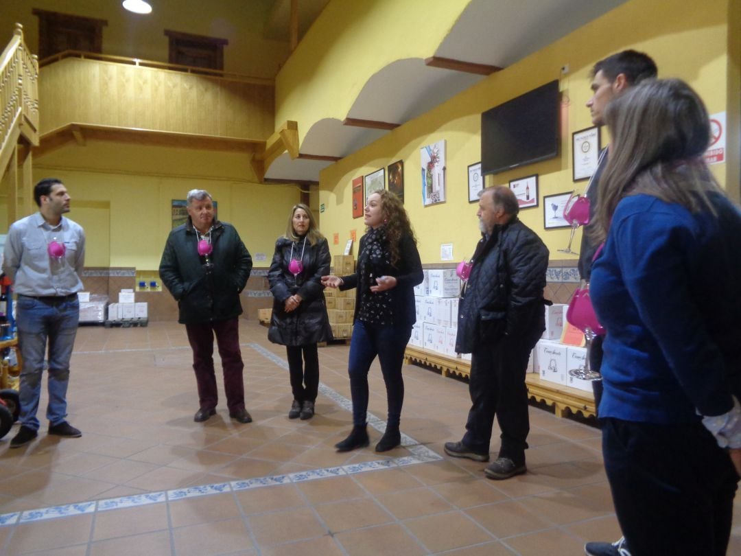 Beatriz Hernando guia la visita inaugural