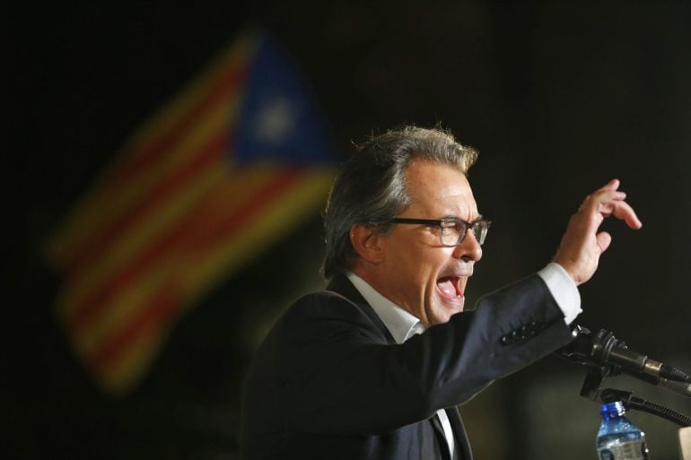 El candidato de Junts pel Sí Artur Mas durante su intervención en un mitin