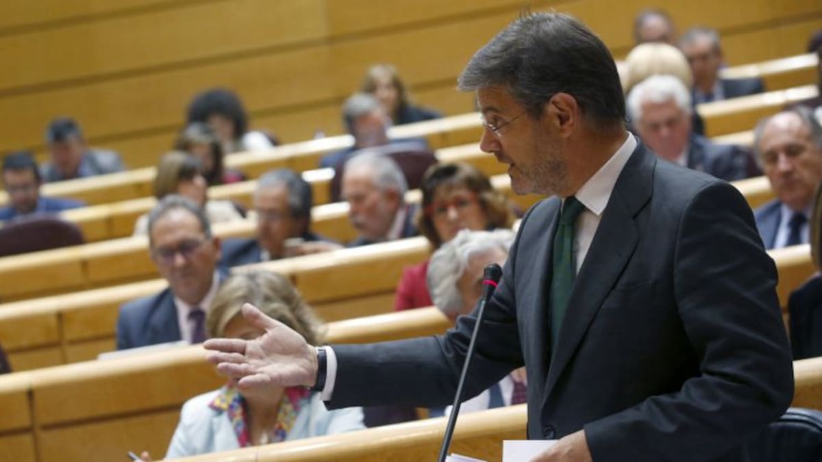 Catalá califica de "barbaridades" y "serpientes de verano" las informaciones sobre la Fiscalía Anticorrupción