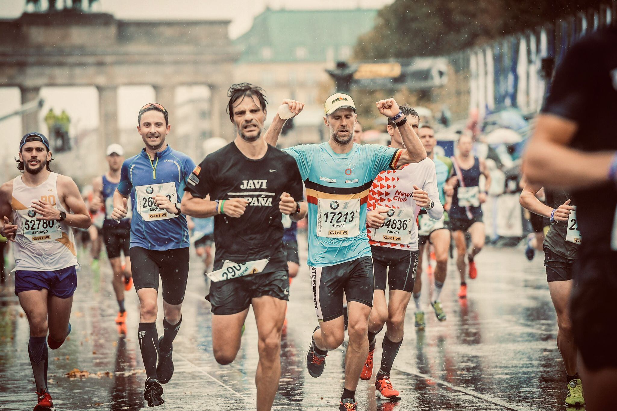 Javier Martínez, en los metros finales de la Maratón de Berlín en 2019