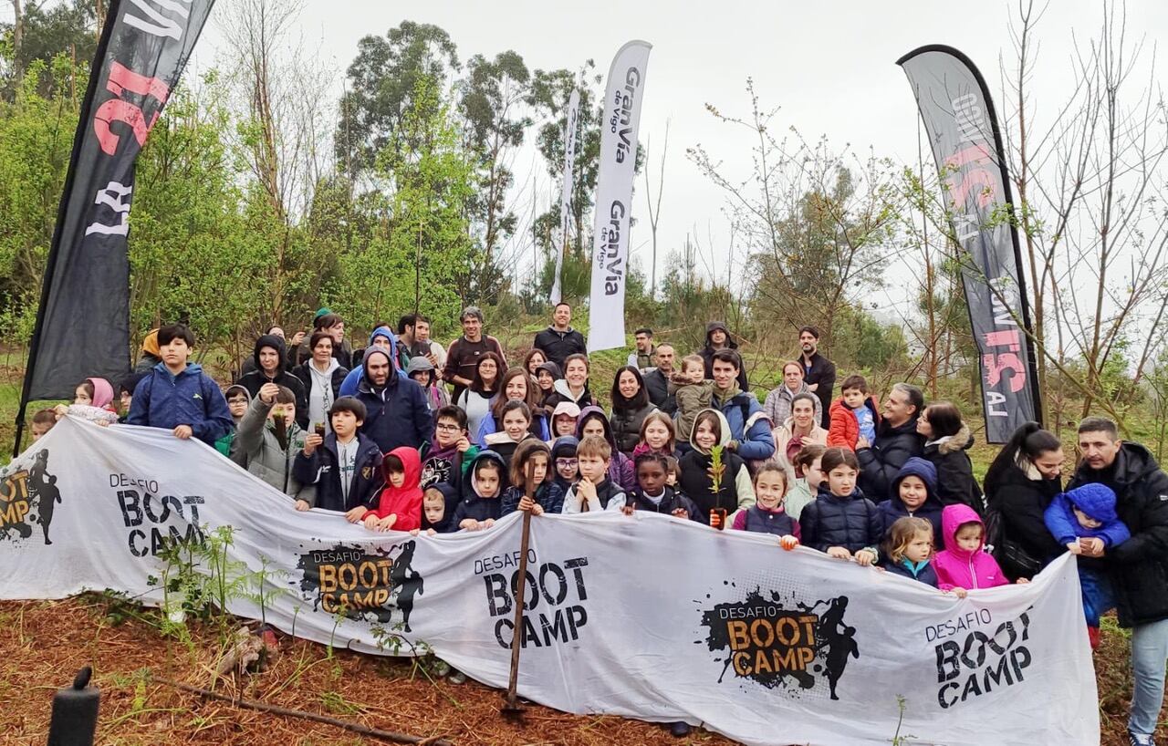 Más de 80 personas participan en la reforestación promovida por Diesemm