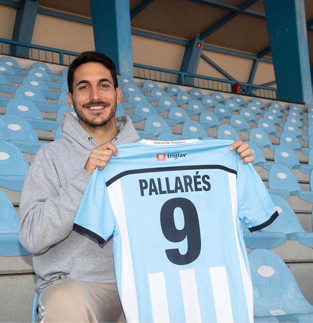 Pablo Pallarés en la presentación de su nuevo equipo