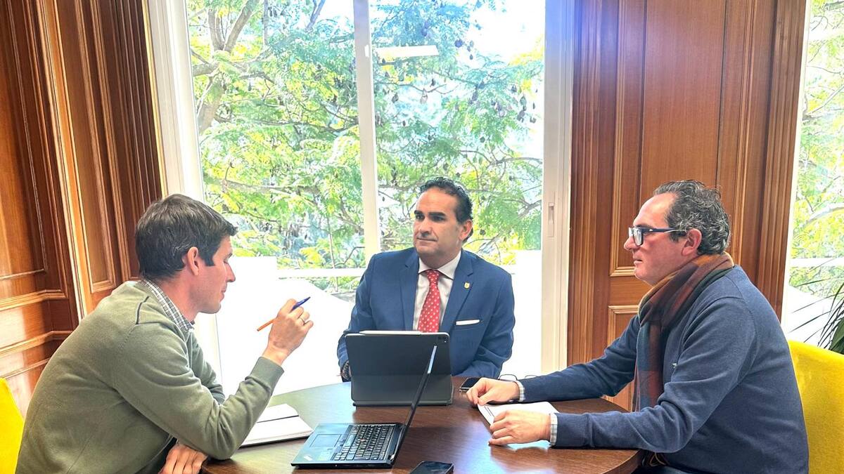 Cardeña: "se instalarán cubre cubos en Estepona y Torremolinos"