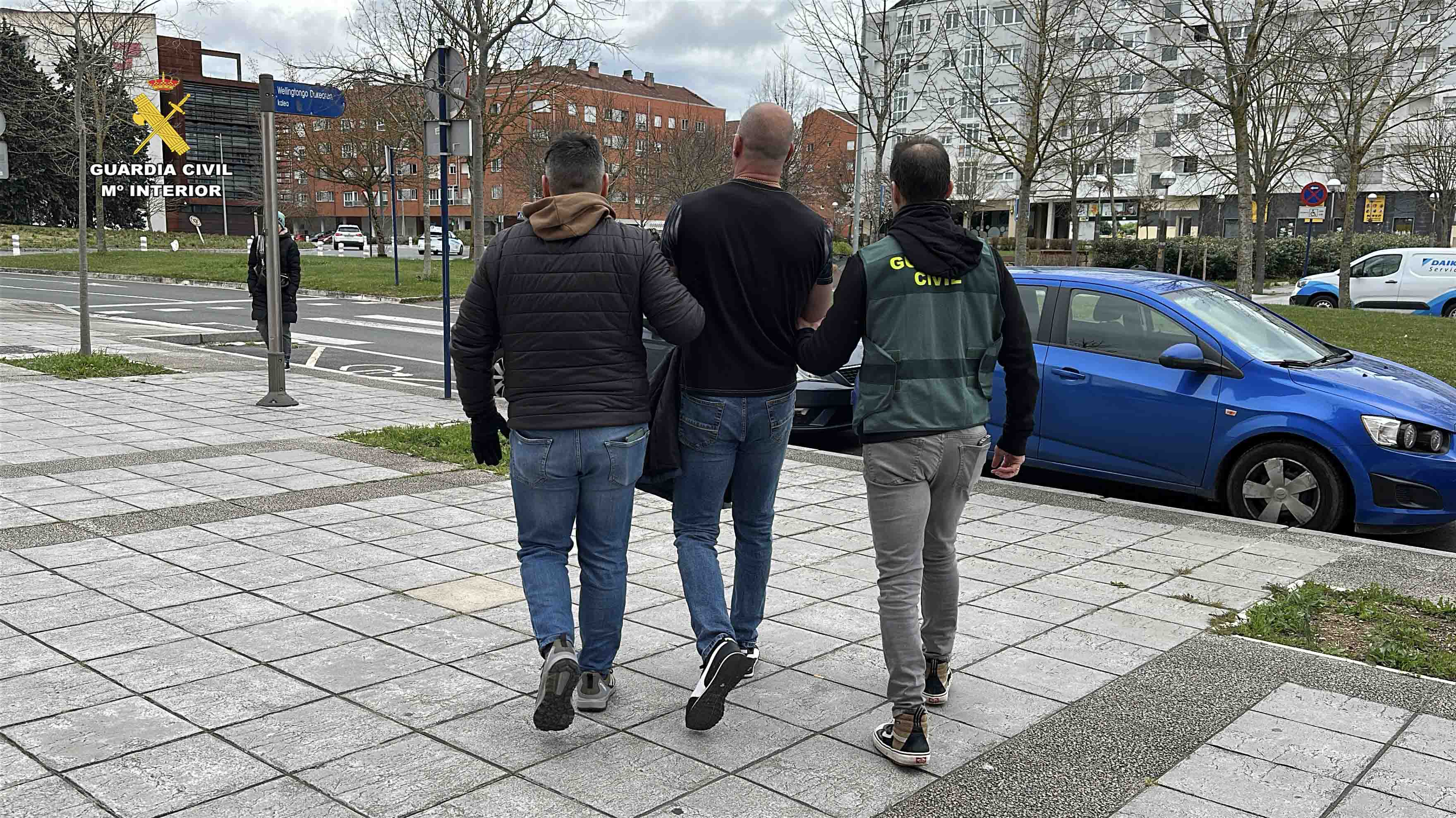 Sus seis integrantes, residentes en Álava, Bizkaia, Burgos y La Rioja, llevaban a cabo su actividad delictiva bajo rigurosas medidas de seguridad para dificultar la acción policial