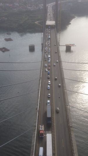Imagen del accidente de Rande tomada por un operario que trabaja en las obras del Corredor do Morrazo