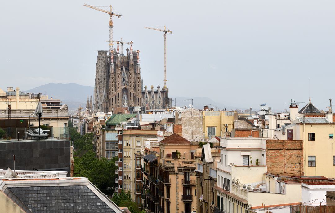 Bloques de viviendas cercanos a la basílica de la Sagrada Familia