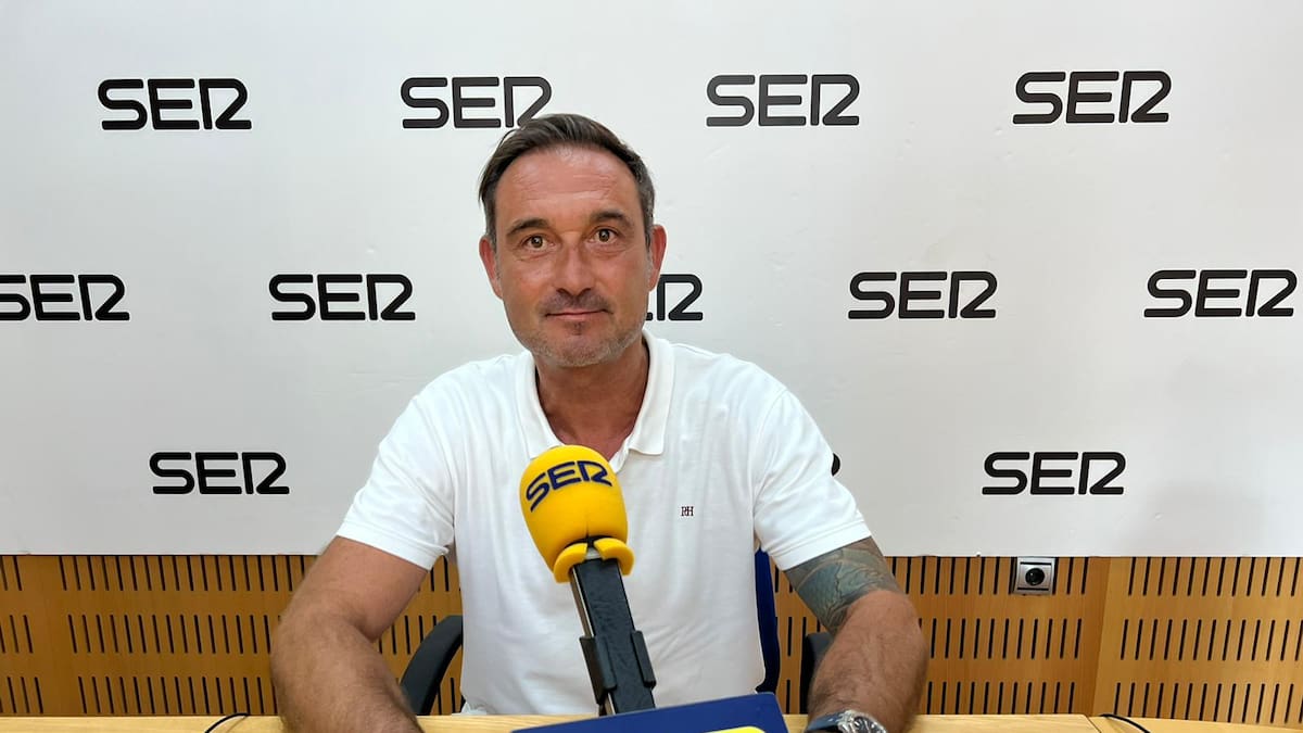 Javi Recio, director deportivo del Real Murcia: "La propiedad no me ha dicho que el objetivo sea ascender este año"