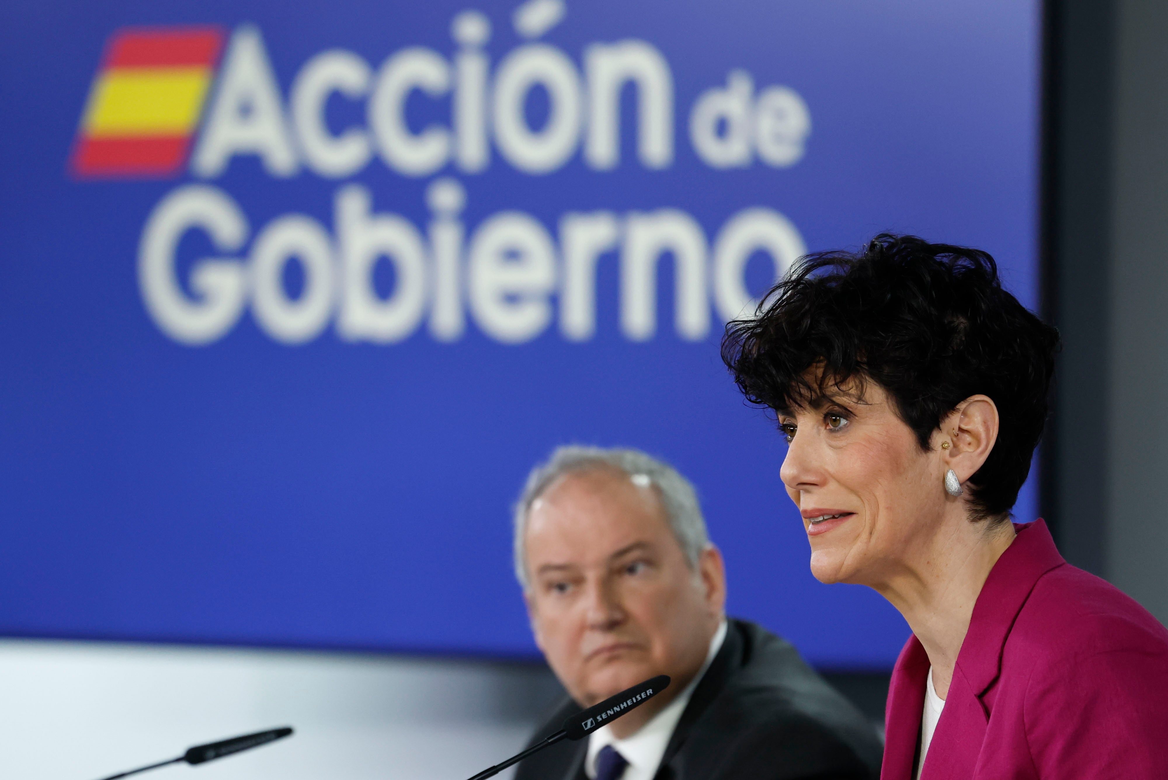 MADRID, 31/03/2026.-La ministra Portavoz, Elma Saiz, y el ministro de Industria y Turismo, Jordi Hereu, durante la rueda de prensa tras el Consejo de Ministros, este martes en Madrid.- EFE/ Chema Moya