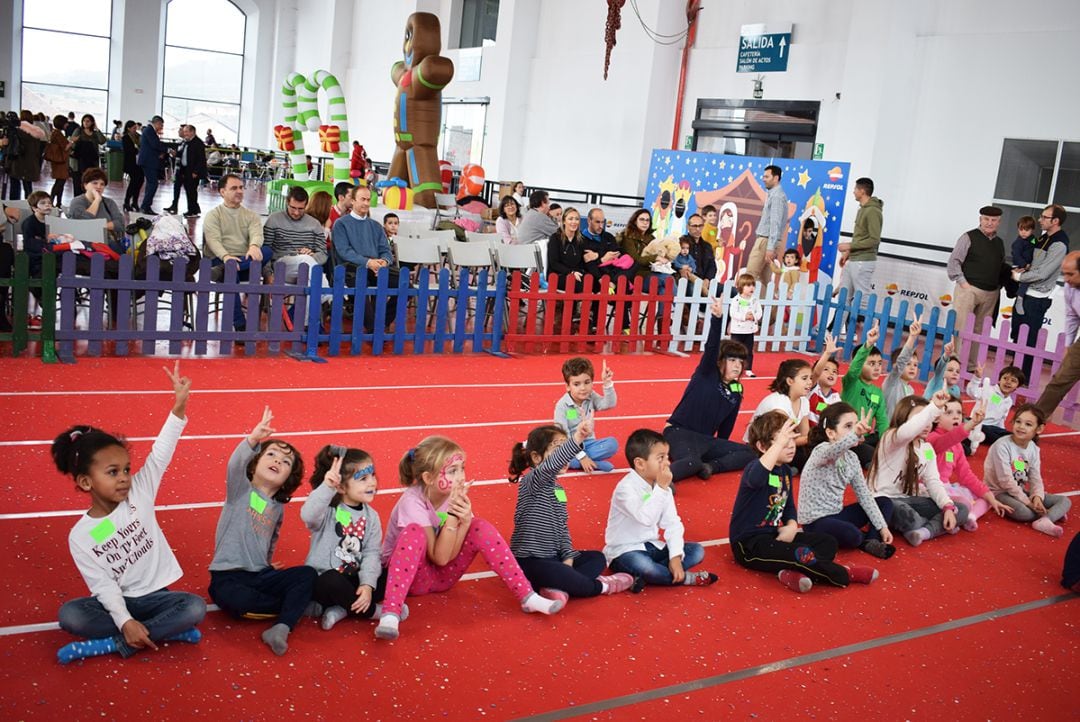 Niños disfrutando de las actividades de &quot; La central de los sueños&quot;