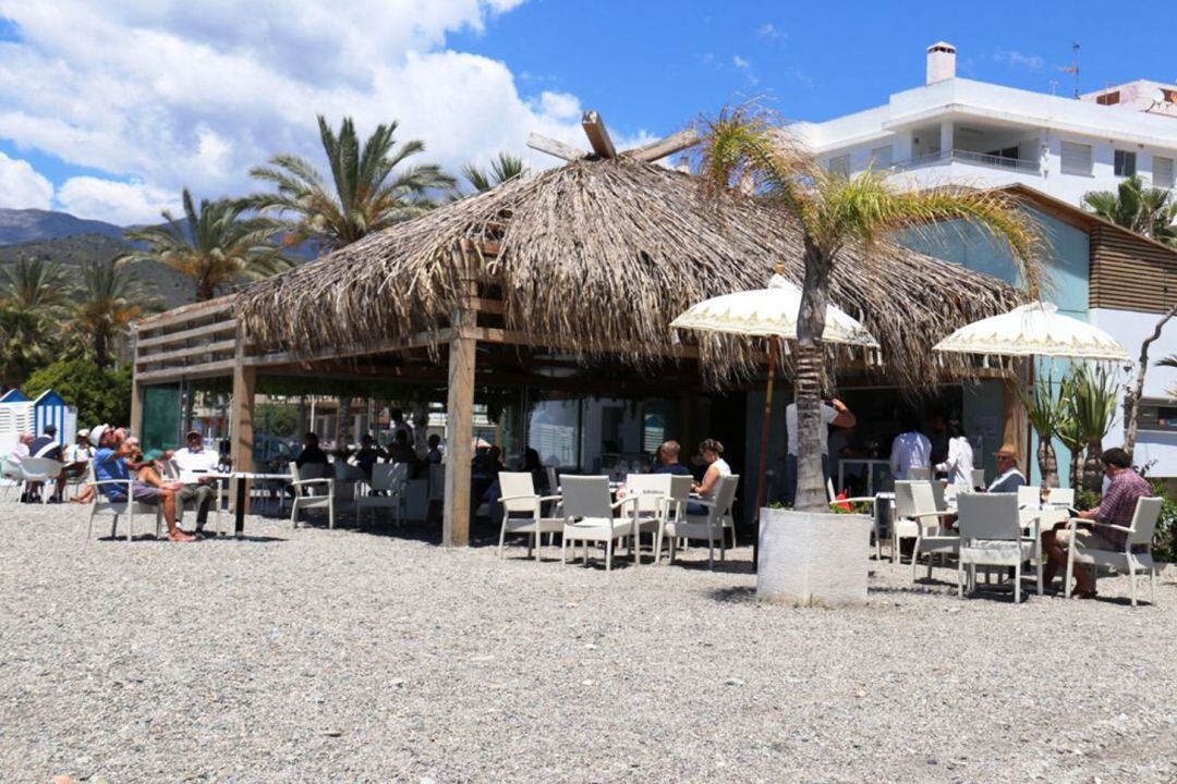 Imagen de archivo de un chiringuito en la Costa Tropical granadina