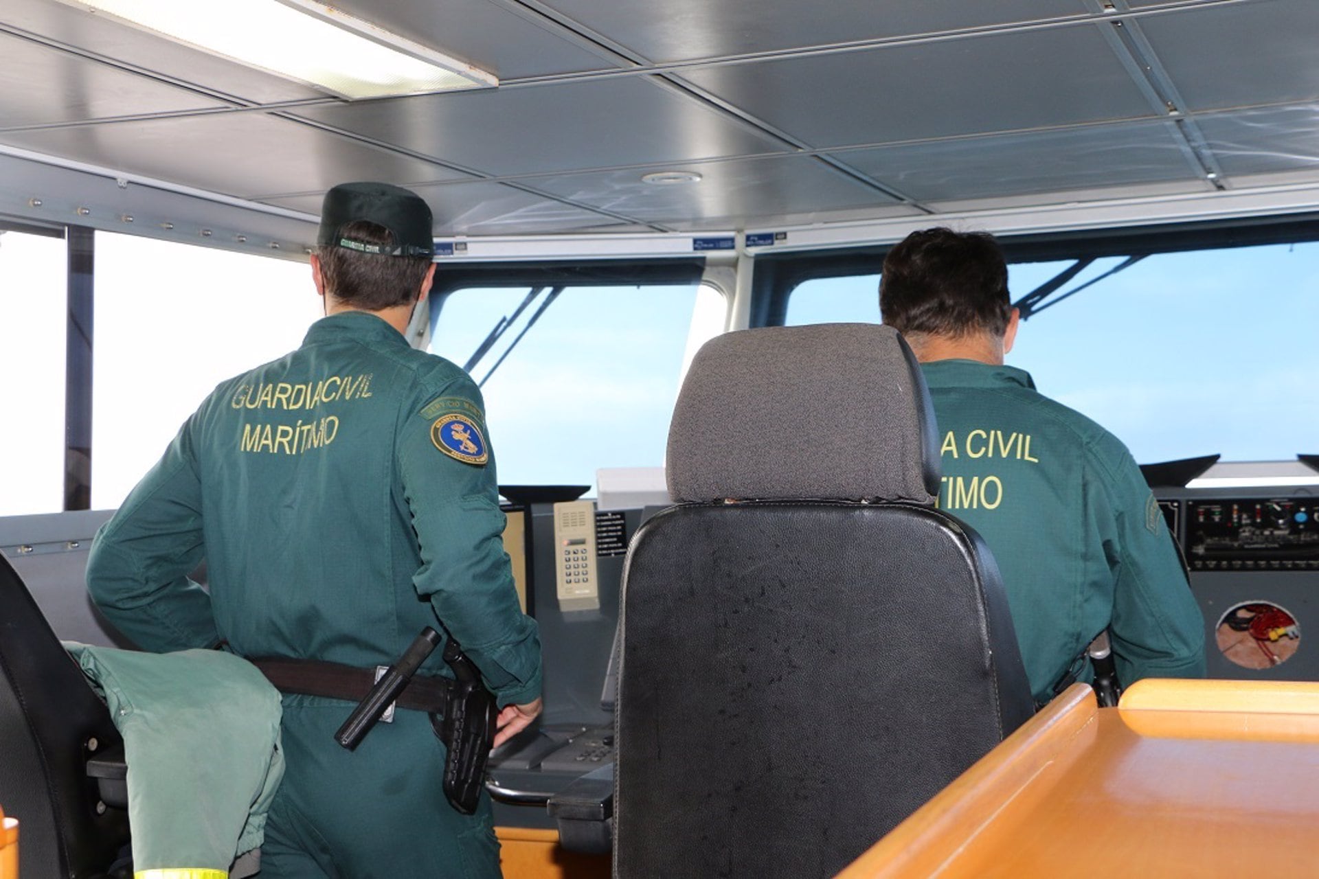 Agentes del servicio marítimo de la Guardia Civil